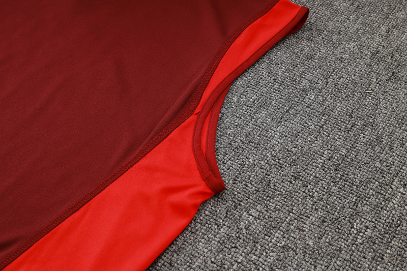 24/25 Internacional Red Training Set Shirt and Shorts