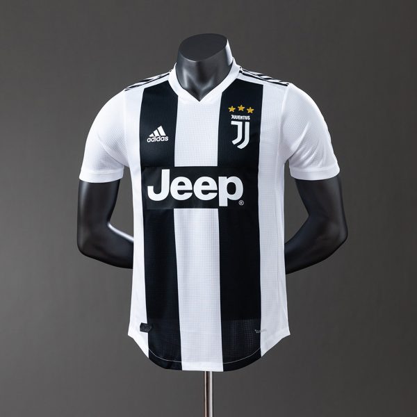 Retro Juventus 2018/19 Home jersey Player Version