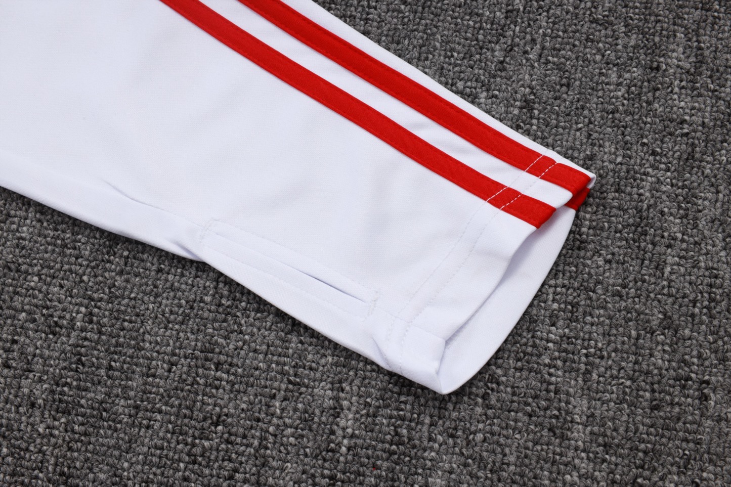202526 Bayern Munich white Long-sleeved half-pull training kit Football team kit