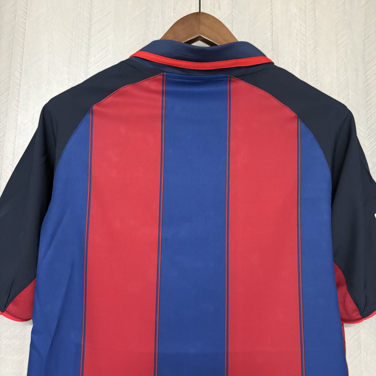 Retro Barcelona 03/04  home jersey Fan Version