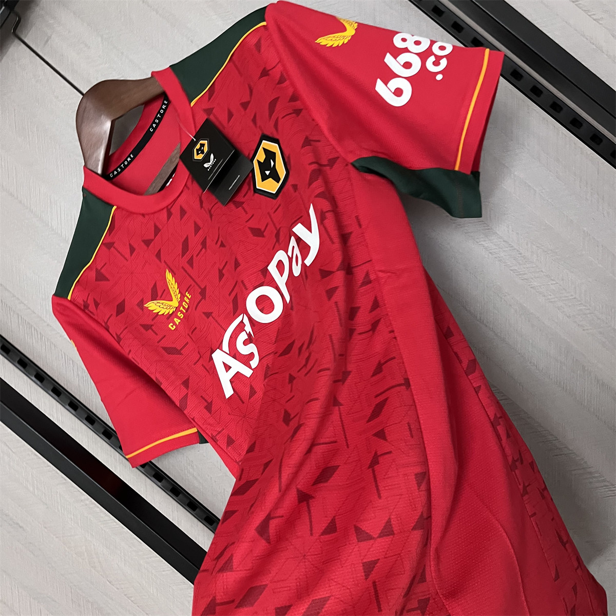 2023/24 Wolves Goalkeeper Red Jersey Fan Version