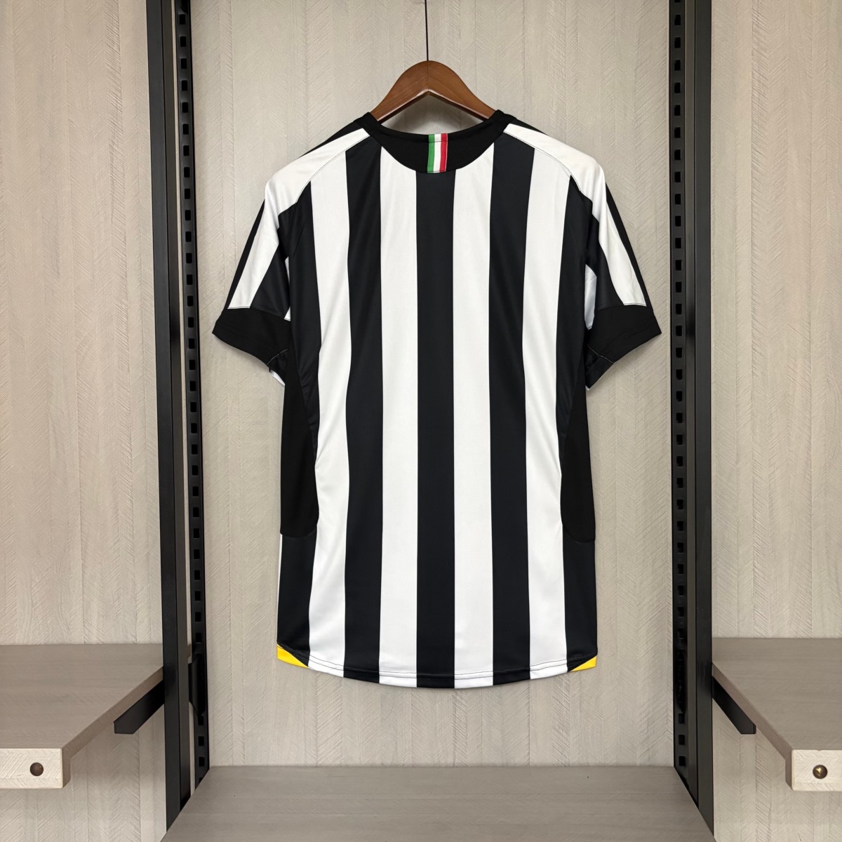 Retro Juventus 2005/06 Home  jersey Fan Version