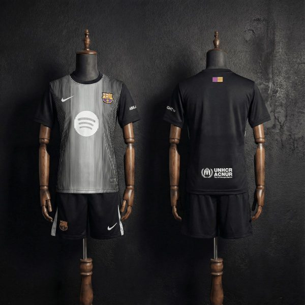 2025/26 Barcelona Goalkeeper Black jersey kids Kits size: 16-28