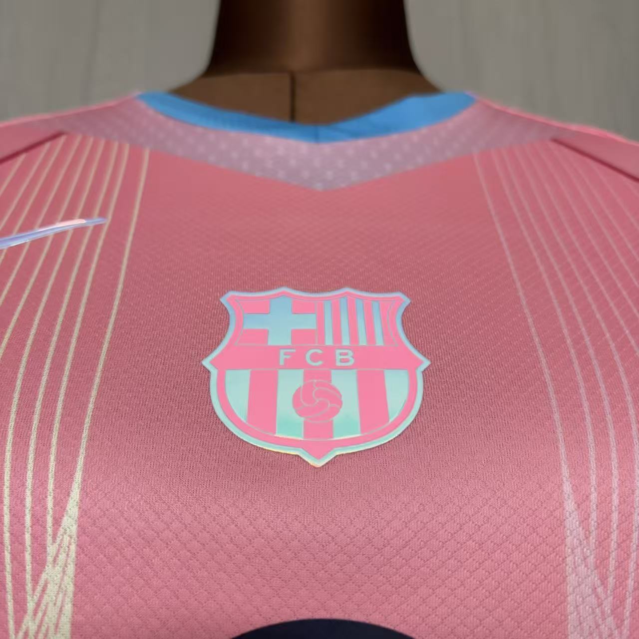 2025/26 Barcelona Speccial Edition Pink Women's Jersey Fan Version