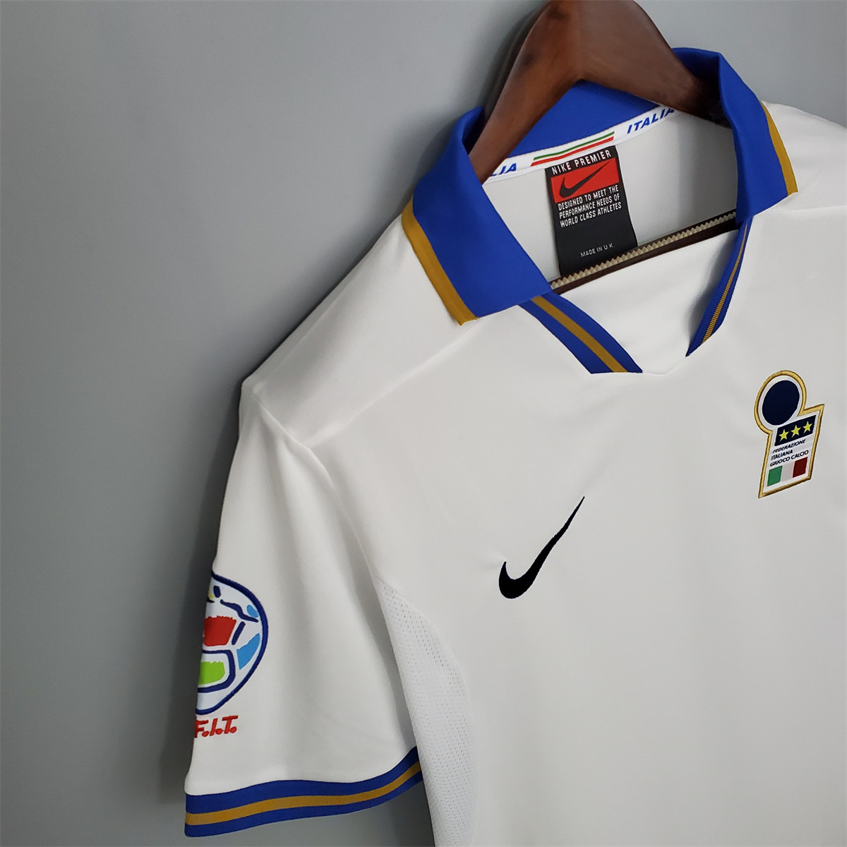 Retro Italy 1996 Away jersey Fan Version