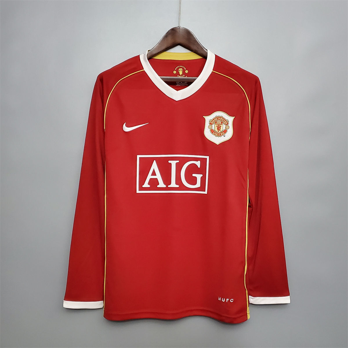 Retro Manchester United 06/07 home jersey Fan Version