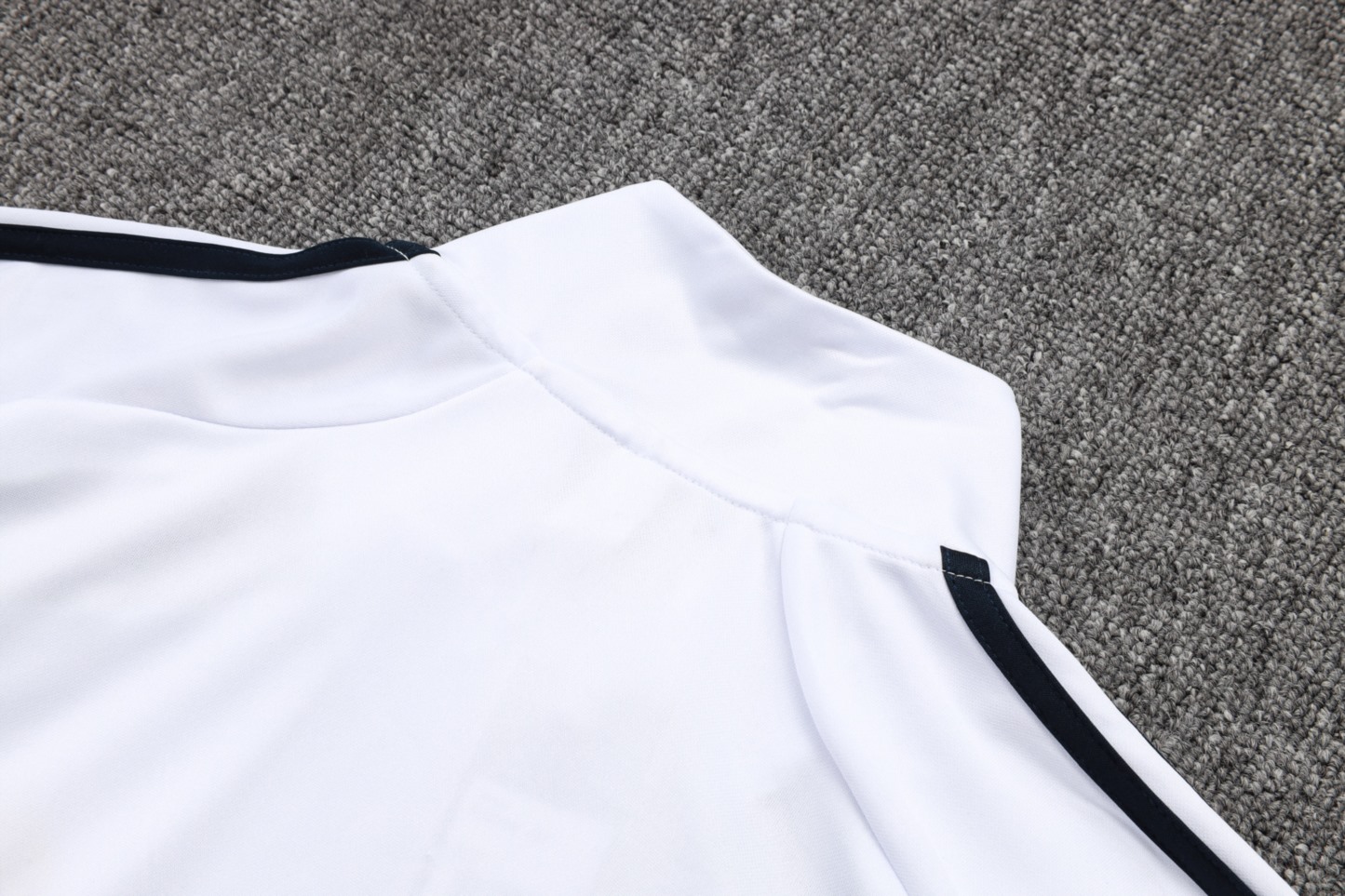 202526 Real Madrid white Long-sleeved half-pull training kit Football team kit