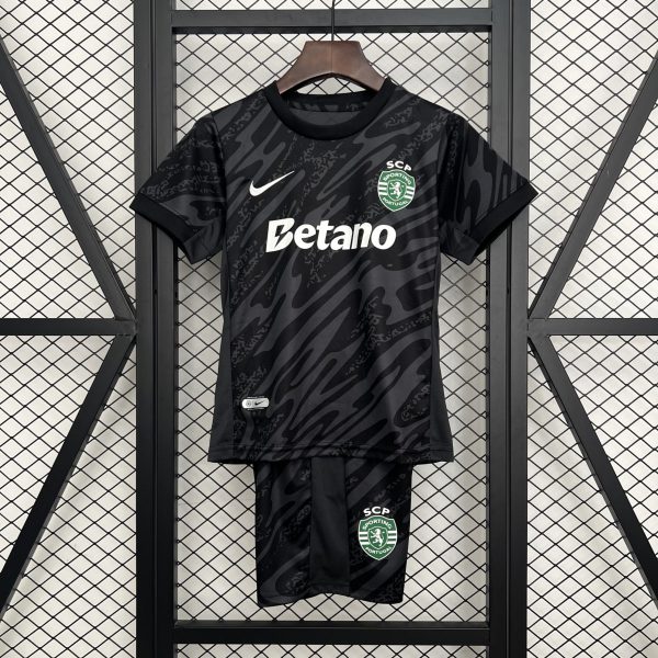 2025/26 Sporting Lisbon Goalkeeper Black jersey kids Kits size: 16-28