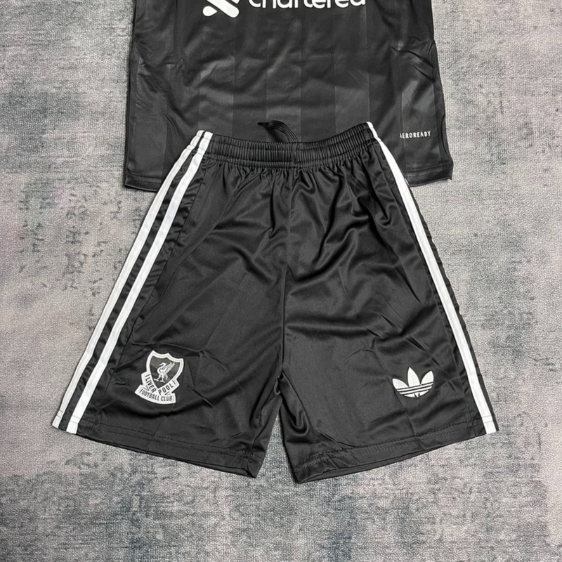 2024/25 Livepool Goalkeeper Black jersey kids Kits size: 16-28