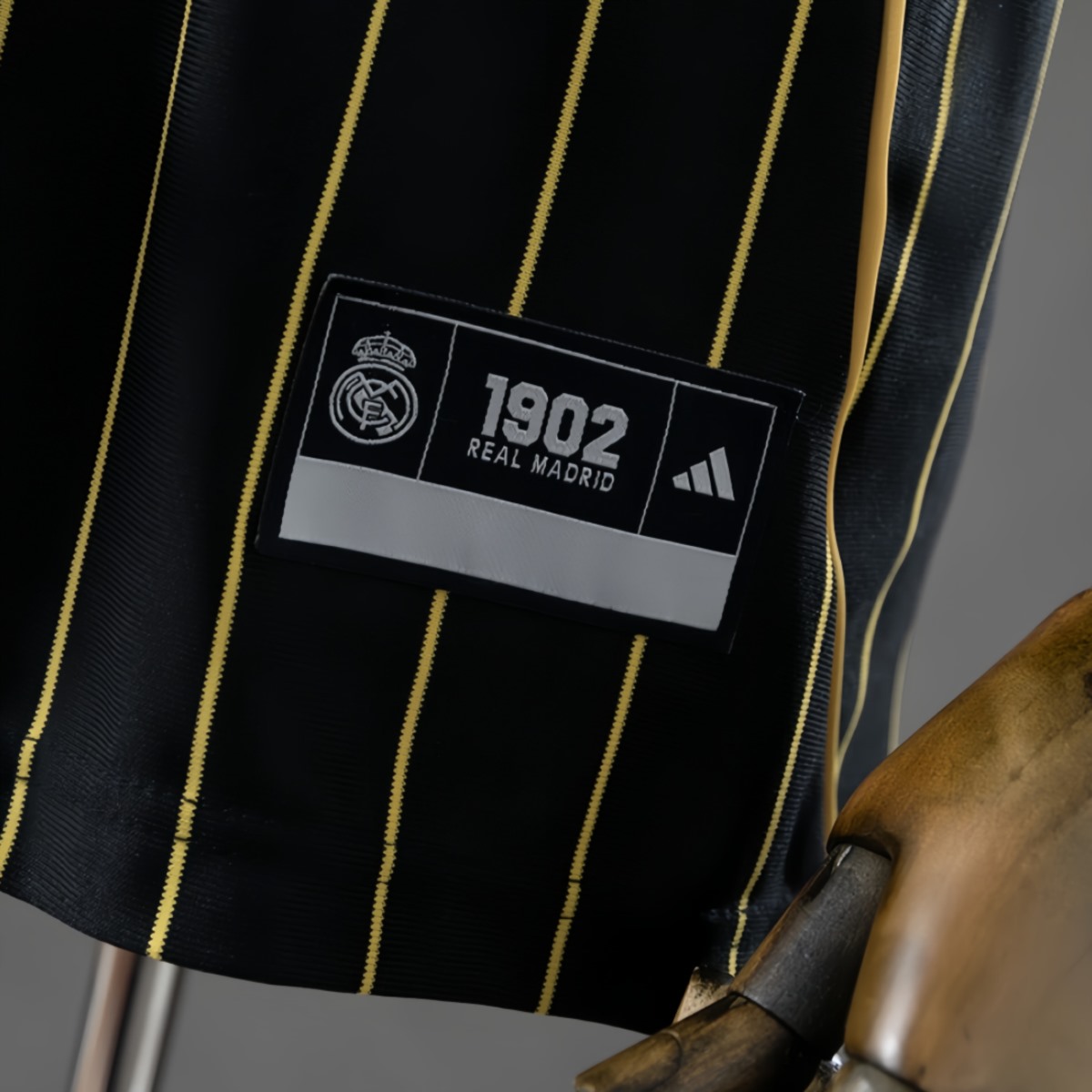 2025/26 Real Madrid US Pack Full-Button Baseball Black jersey Fan version