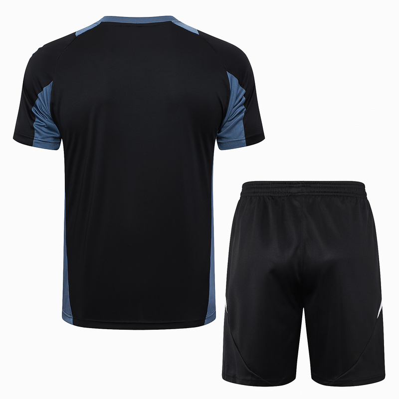 24/25 Manchester United Black Training Set Shirt and Shorts