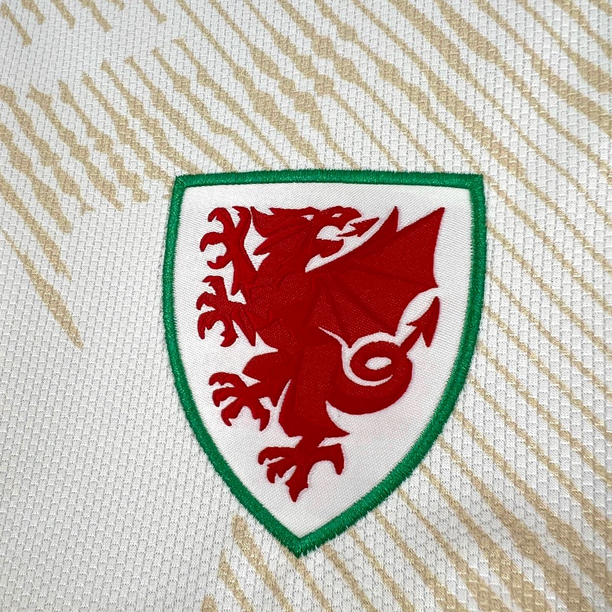 Wales 2026 World Cup Away jersey Fan version