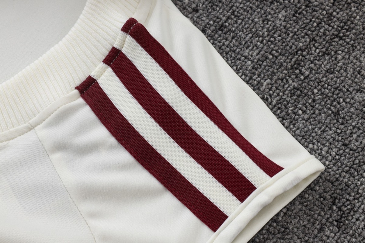 2026 Spain Beige Training Set Shirt and Shorts
