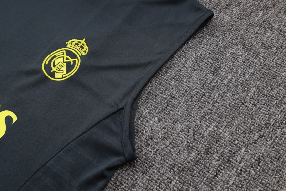 2026 Real Madrid Dark gray Training Set Shirt and Shorts