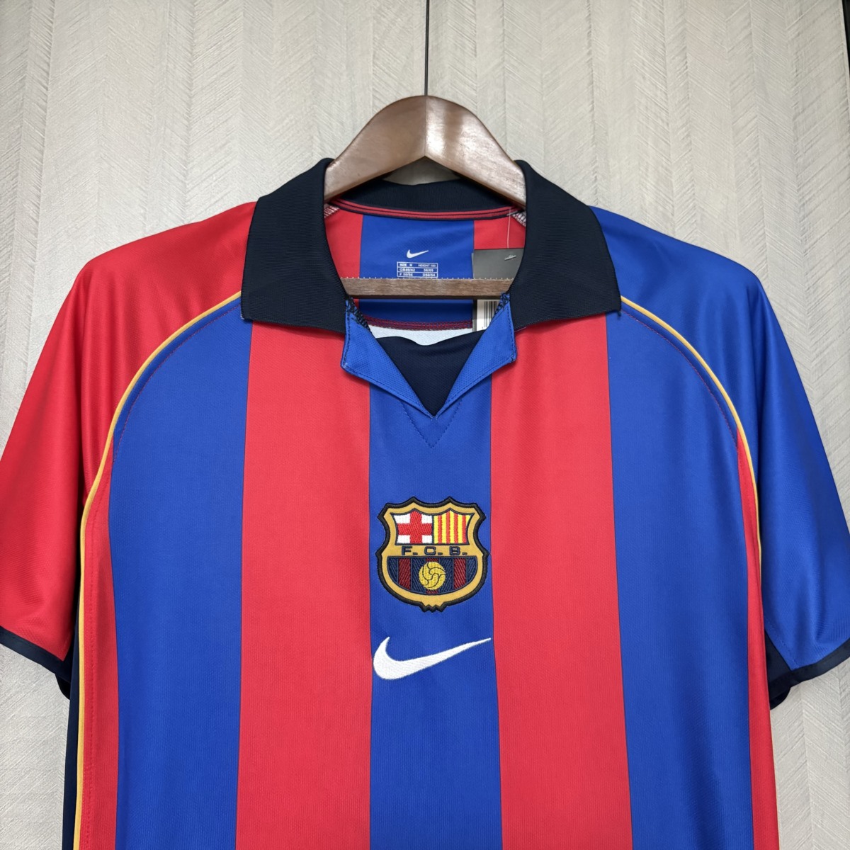 Retro Barcelona 01/02 Home jersey Fan Version