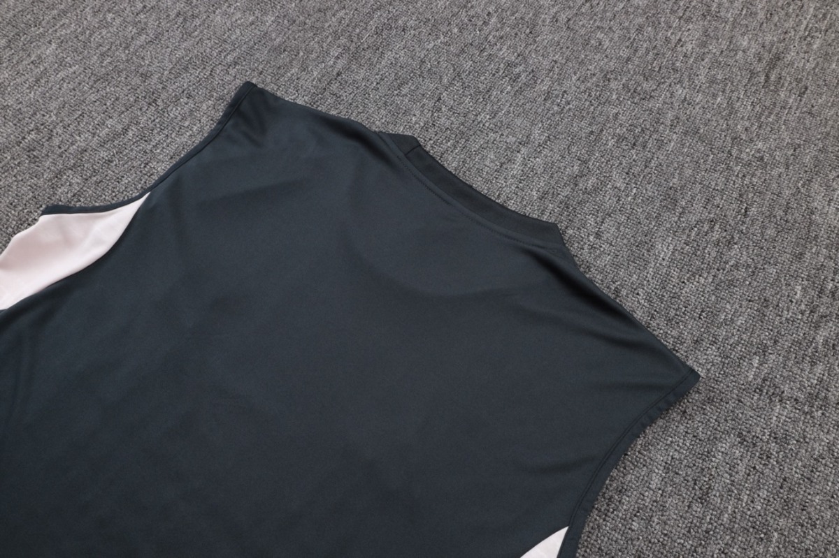 2026 Real Madrid Dark gray Training Set Shirt and Shorts