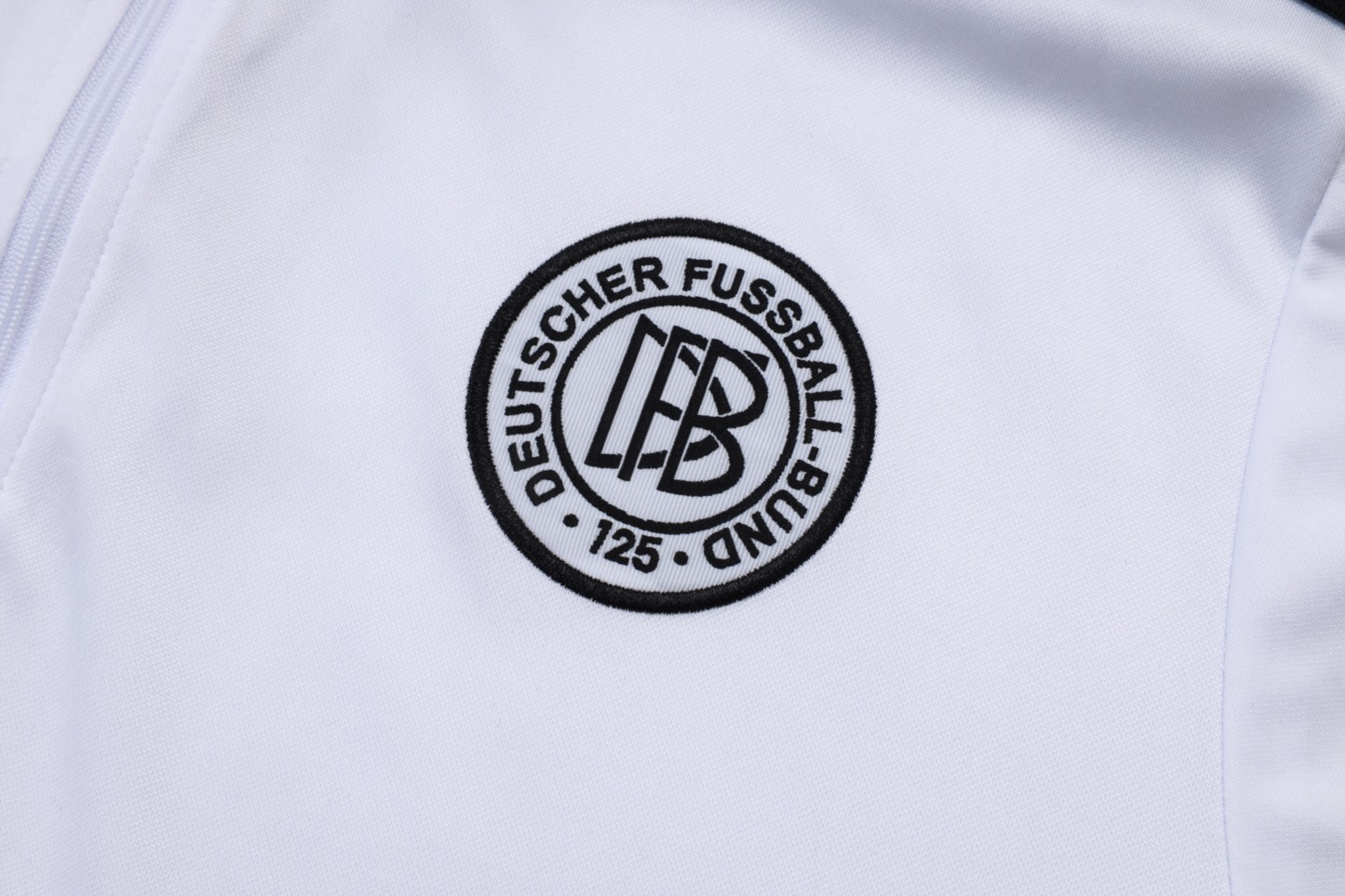 2025/26 Germany Black white Long-sleeved half-pull training kit Football team kit