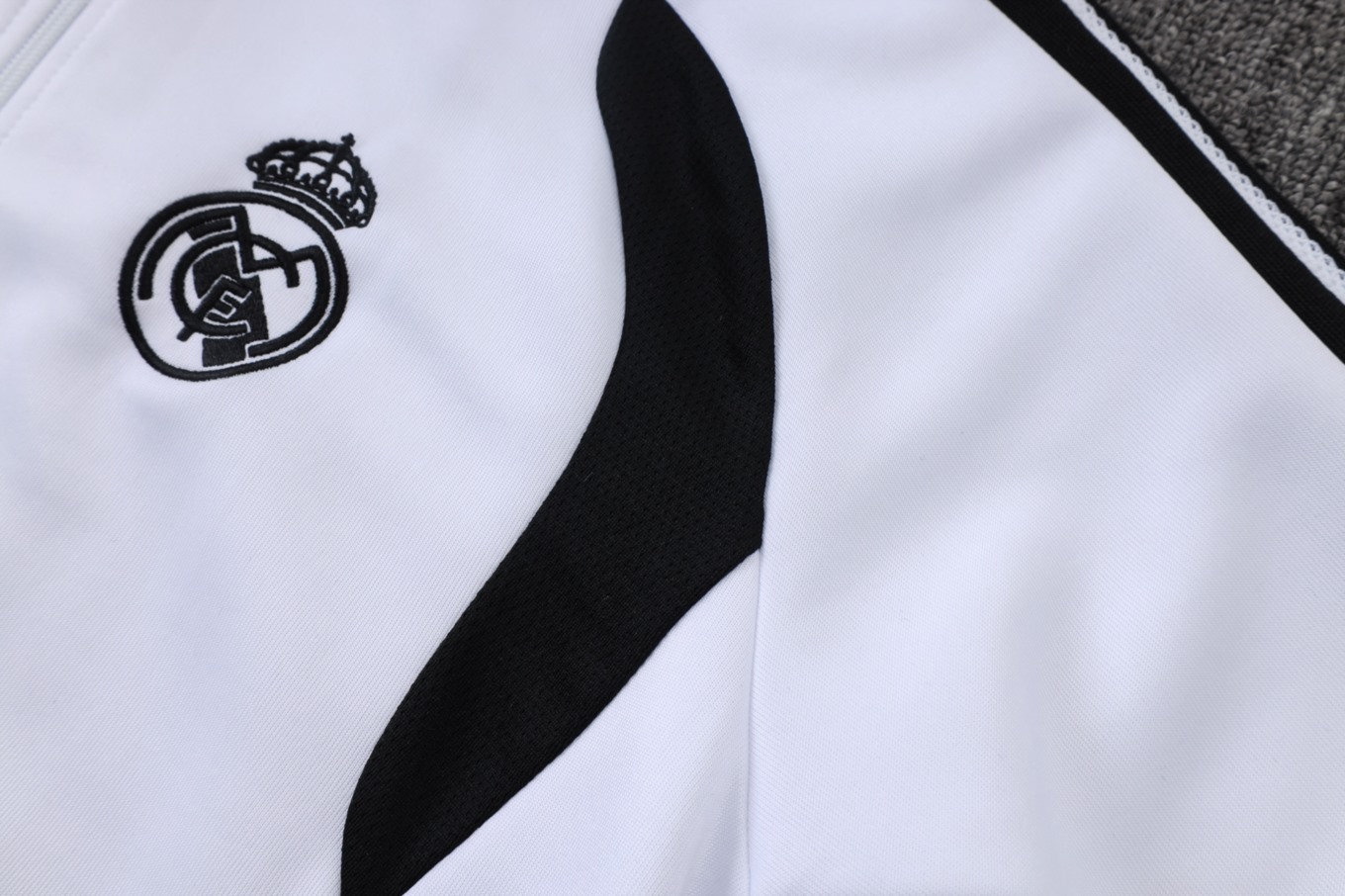 2026 Real Madrid White Jacket Training Suit Set