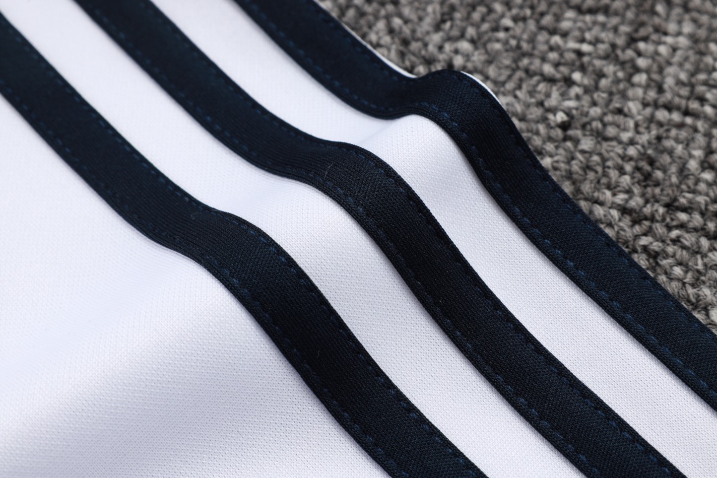 202526 Real Madrid white Long-sleeved half-pull training kit Football team kit