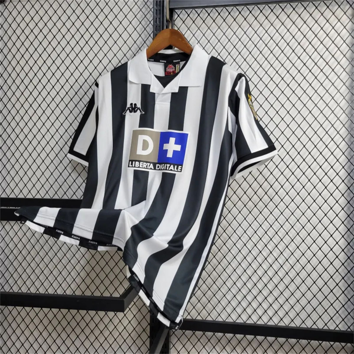Retro Juventus 1998/99 Home  jersey Fan Version