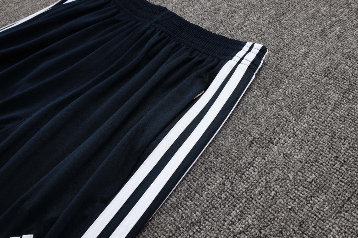 202526 Real Madrid Black Long-sleeved half-pull training kit Football team kit