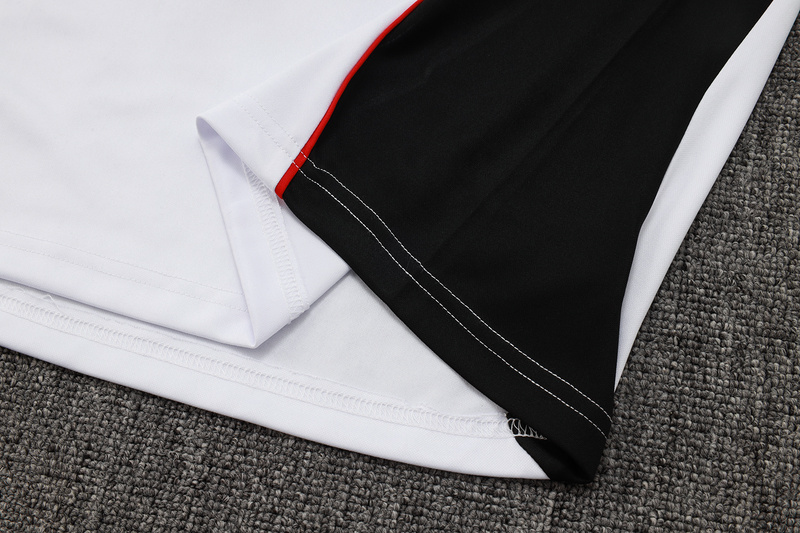 202526 Bayern Munich White Long-sleeved half-pull training kit Football team kit