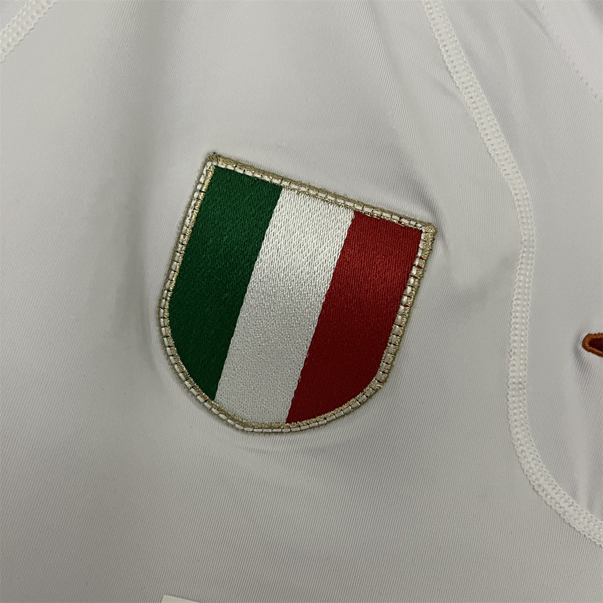 Retro Roma 01/02 Away jersey Fan Version