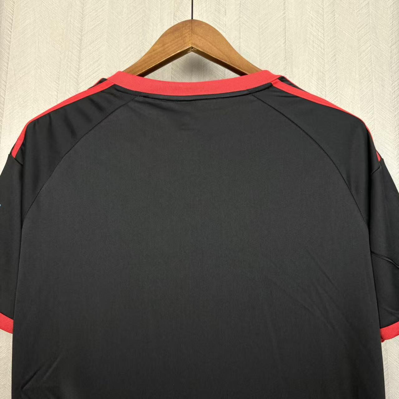 Retro Benfica 09/10 Away Jersey Fan Version