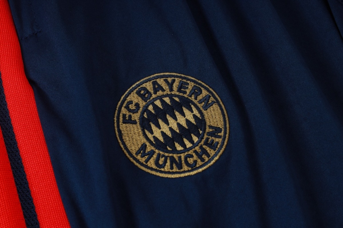 2026 Bayern Munich Medium Blue Long-sleeved half-pulltraining kit