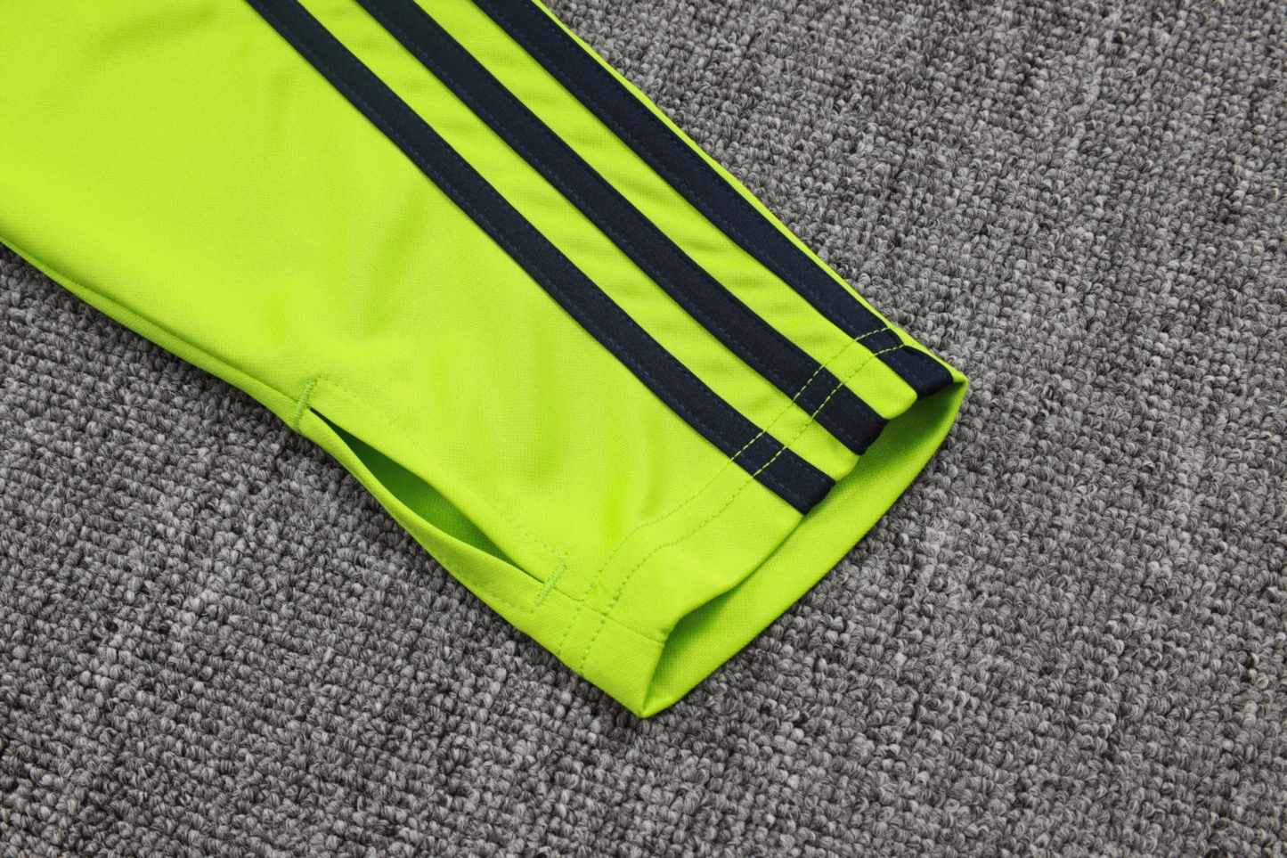 202526 Real Madrid Green Long-sleeved half-pull training kit Football team kit
