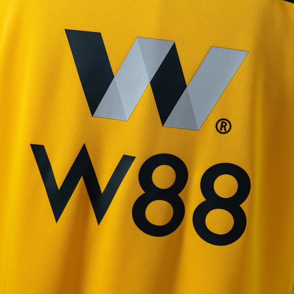 Retro Wolves 2018/19 Home jersey Fan Version