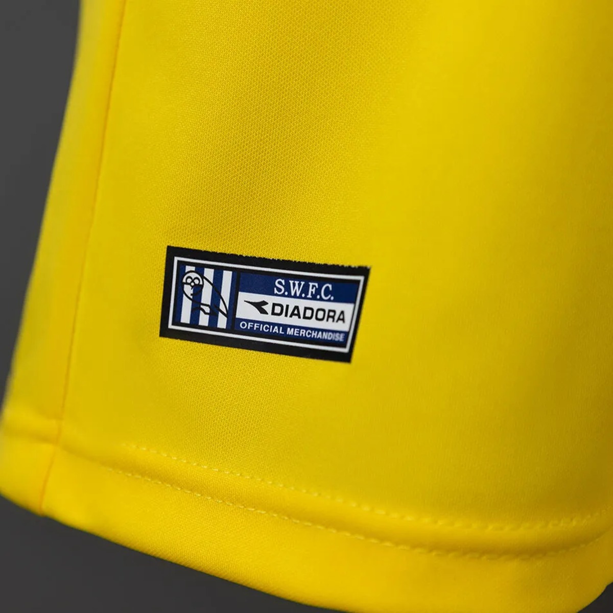 Retro Sheffield Wednesday F.C. 2001 Away Jersey Fan Version