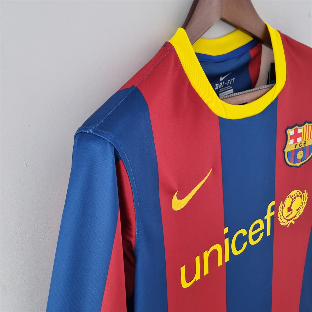 Retro Barcelona 10/11  Long Sleeve UEFA Champions League Home jersey Fan Version