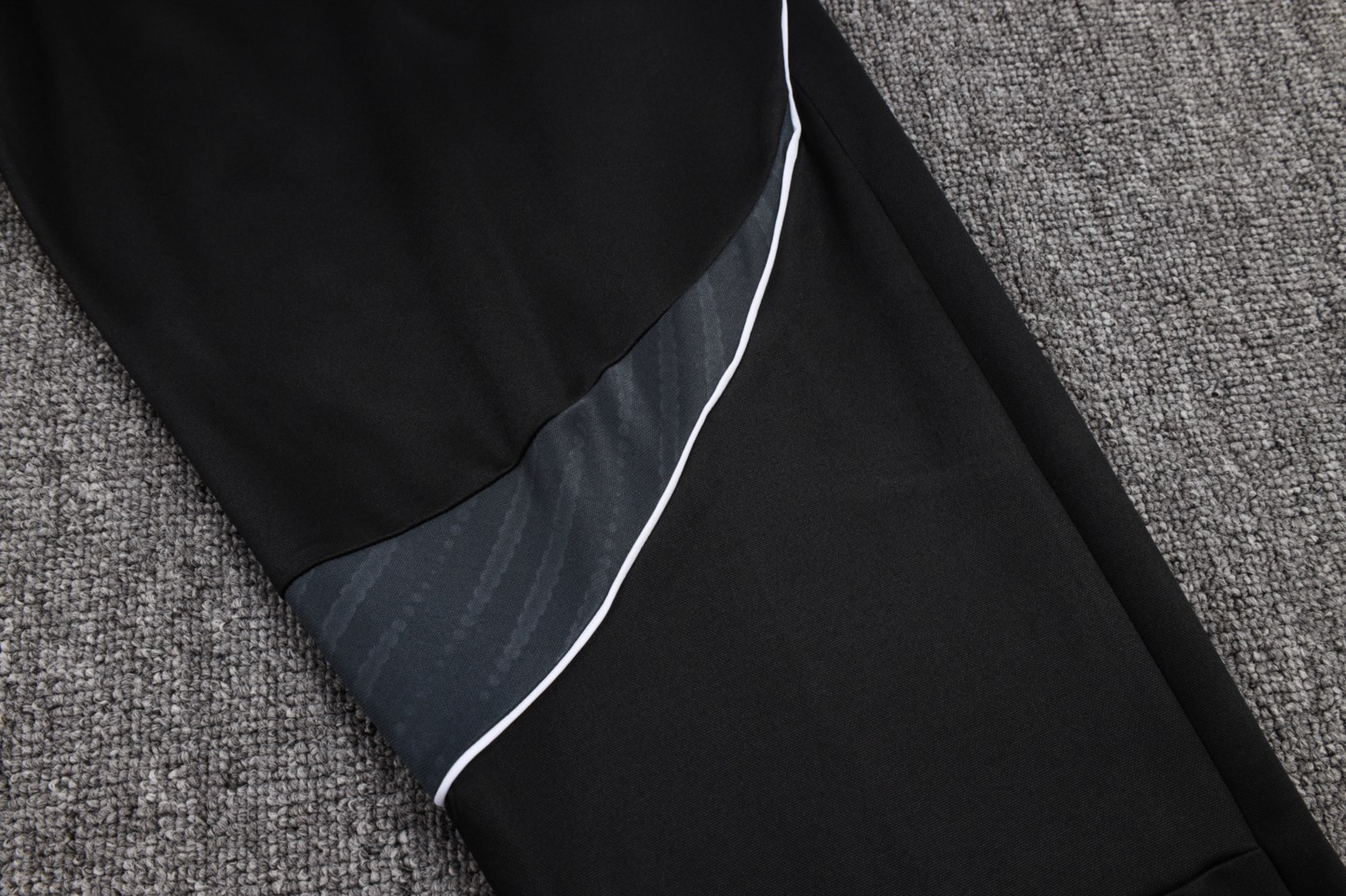 202526 Ajax white-black Long-sleeved half-pull training kit Football team kit