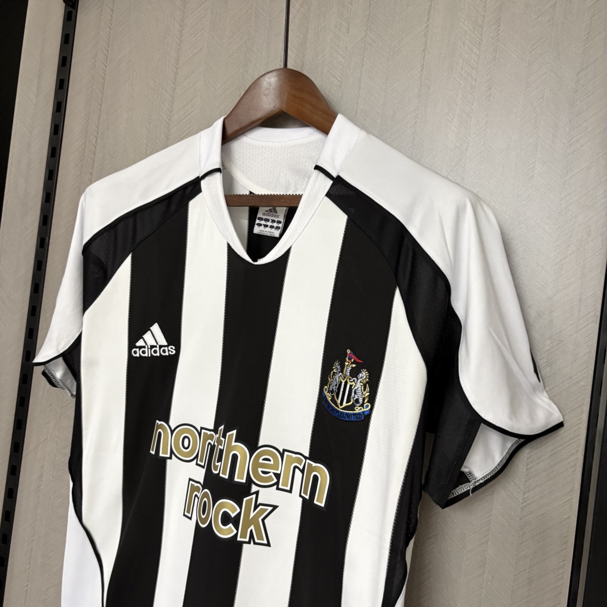 Retro Newcastle United 05/06 Home jersey Fan Version