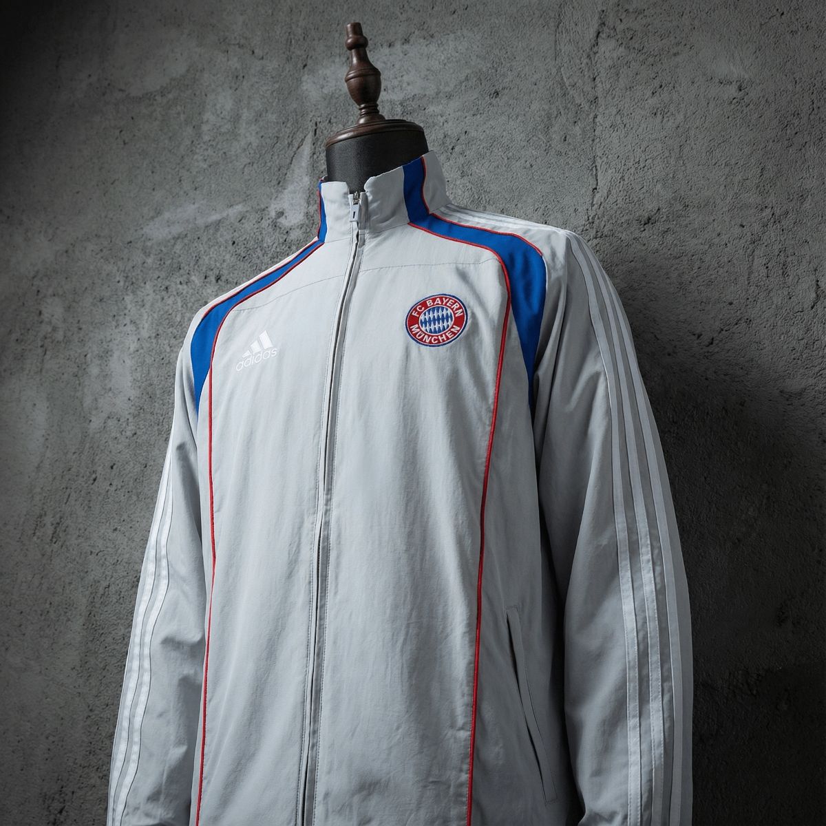 2026 Bayern Munich White Windbreaker Sport Unifom jersey Sport Unifom