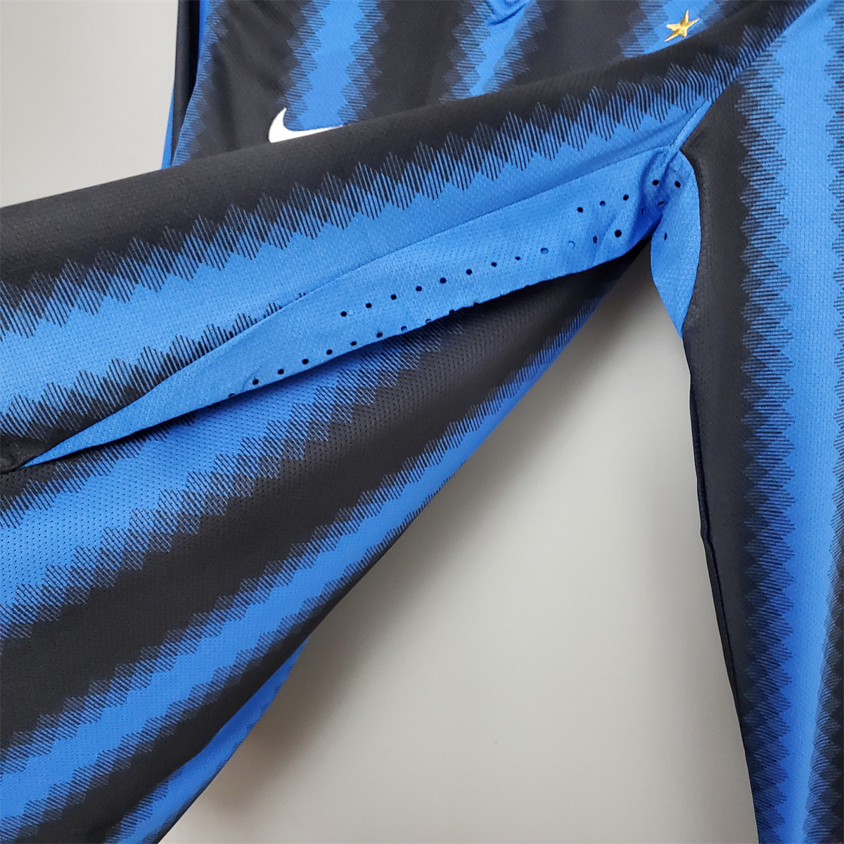 Retro Inter Milan 10/11 long-sleeved home jersey Fan Version