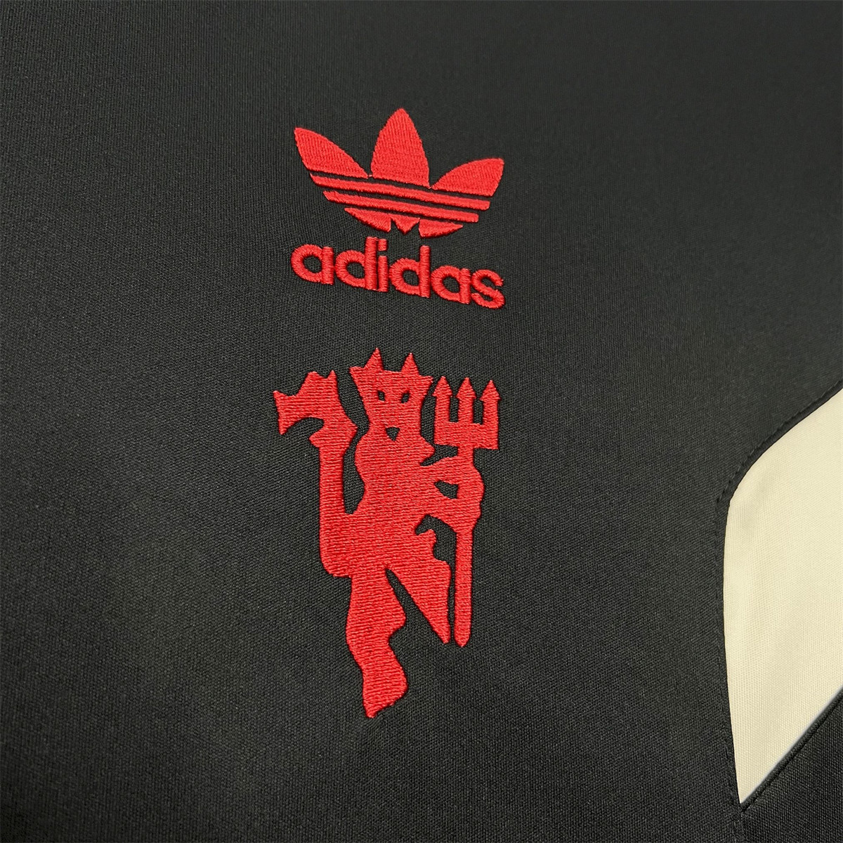 2024/25 Manchester United Originals Tee Black Jersey Fan Version