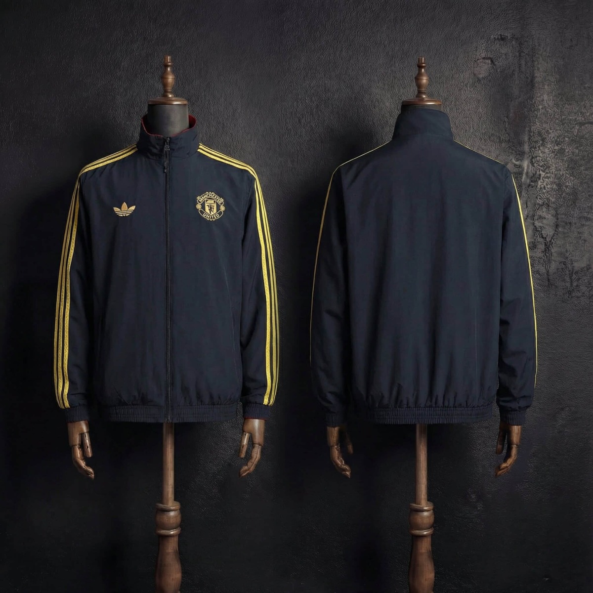 2026 Manchester United Black and Red Reversible Windbreaker Sport Unifom