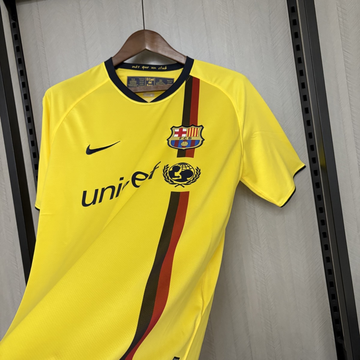 Retro Barcelona 08/09 away jersey Fan Version