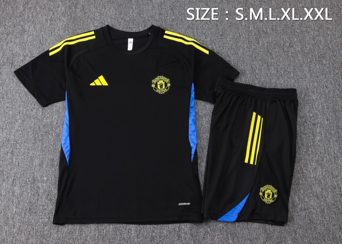 2026 Manchester United Black Training Set Shirt andShorts