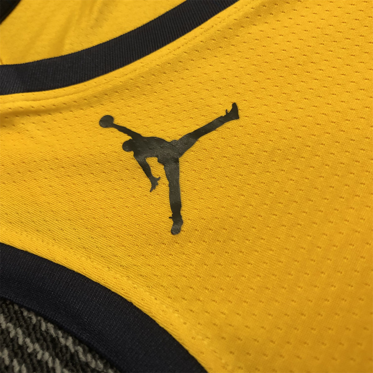 NBA Utah Jazz V-Neck Yellow Jersey MITCHELL#45 S-XXL