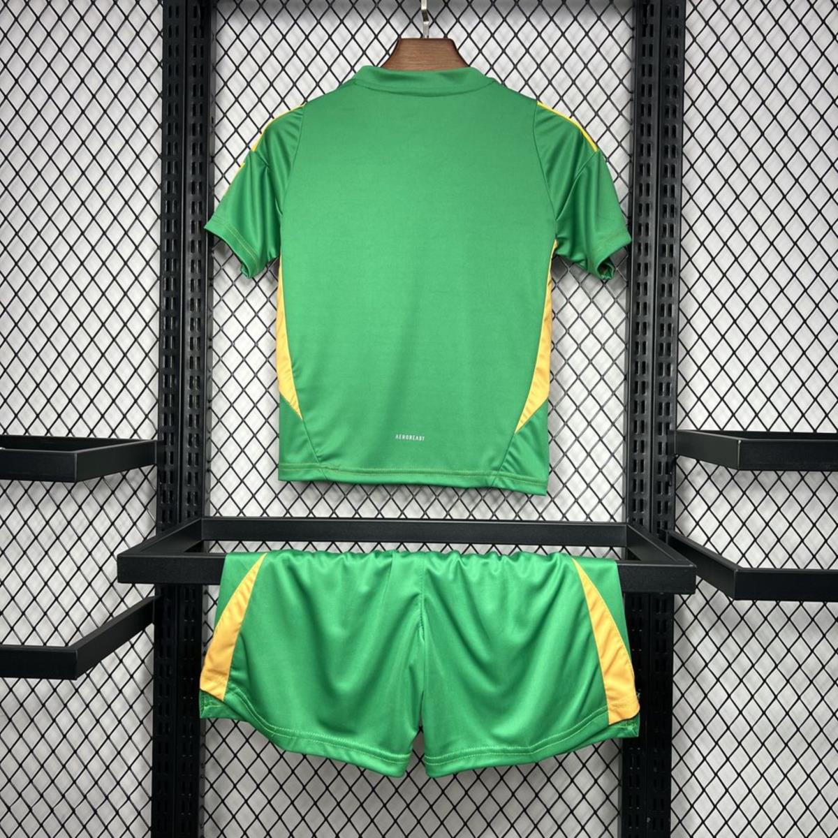 2024/25 Newcastle United Spur Goalkeeper jersey Kid Kits Size 16-28