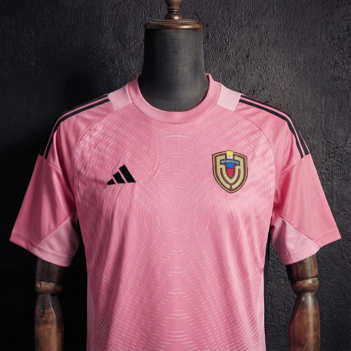 2025/26 Venezuela Goalkeeper Pink jersey Fan version