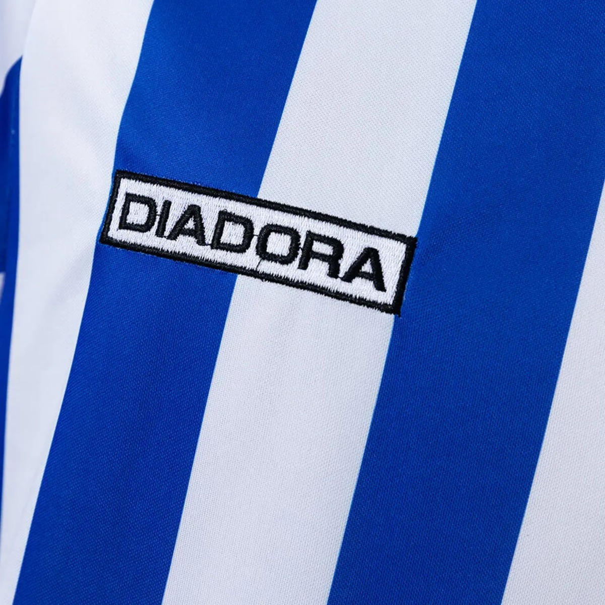 Retro Sheffield Wednesday F.C. 2001 Home Jersey Fan Version