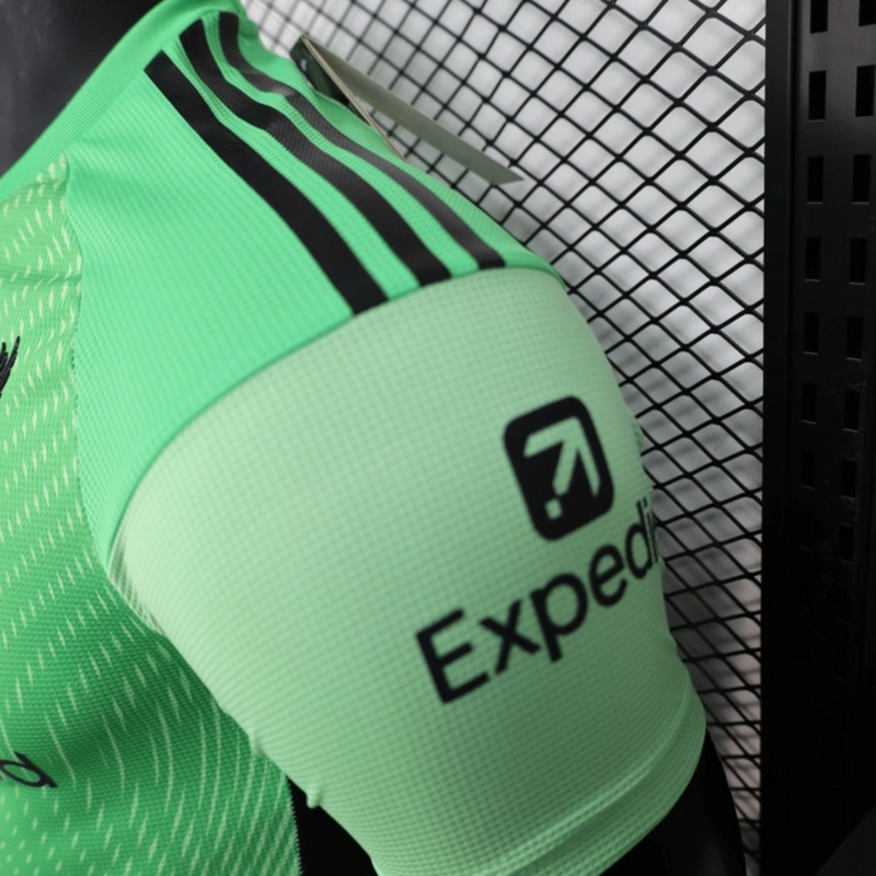 2025/26 Liverpool Goalkeeper Green jersey Player Version
