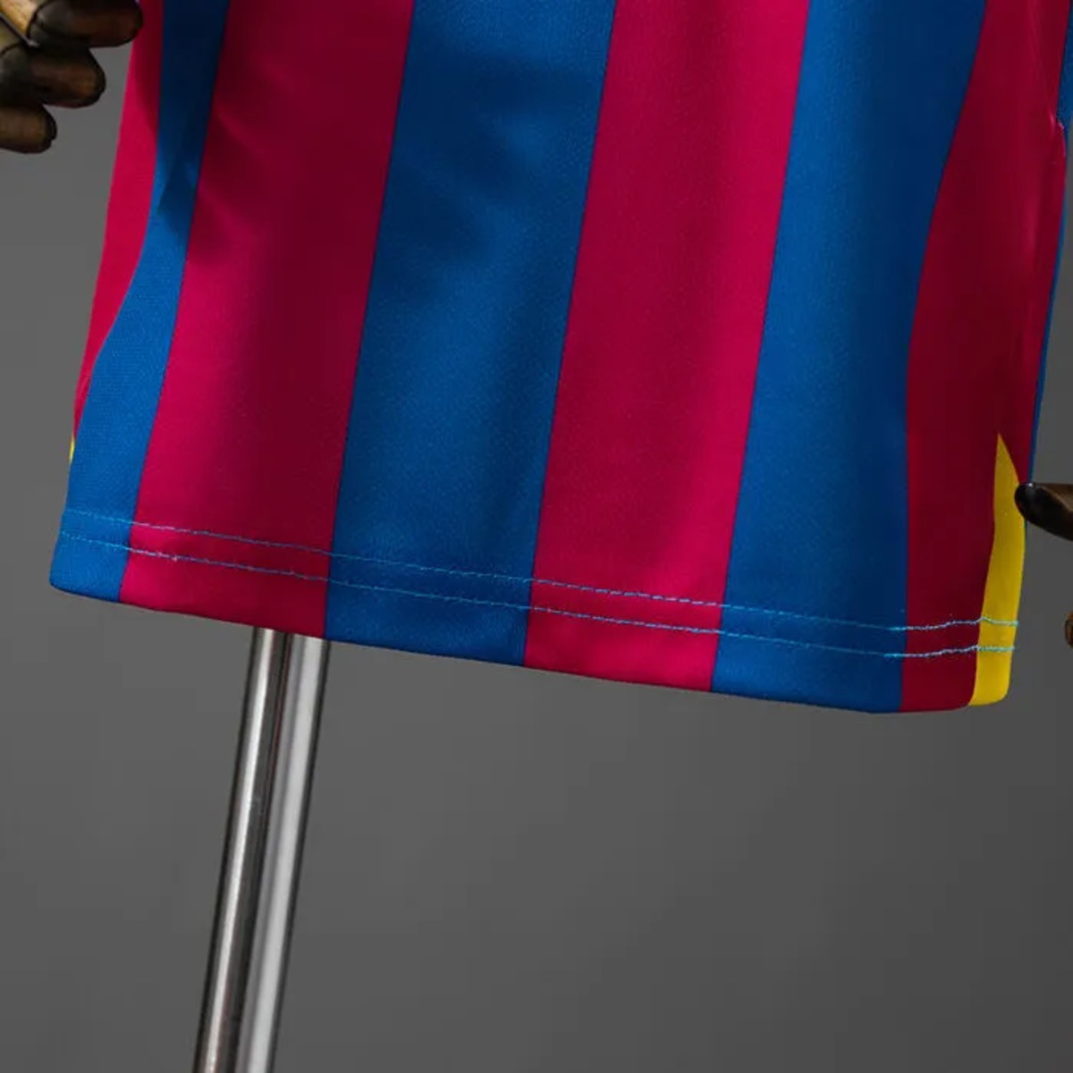 Retro Barcelona 2005/06 Home Kid Kits