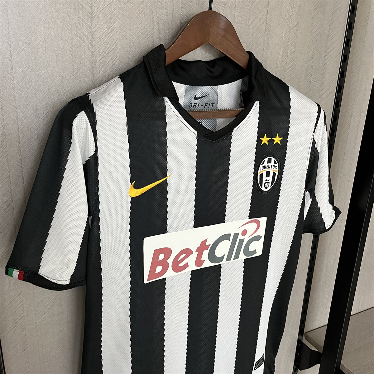 Retro Juventus 10/11 Home  jersey Fan Version