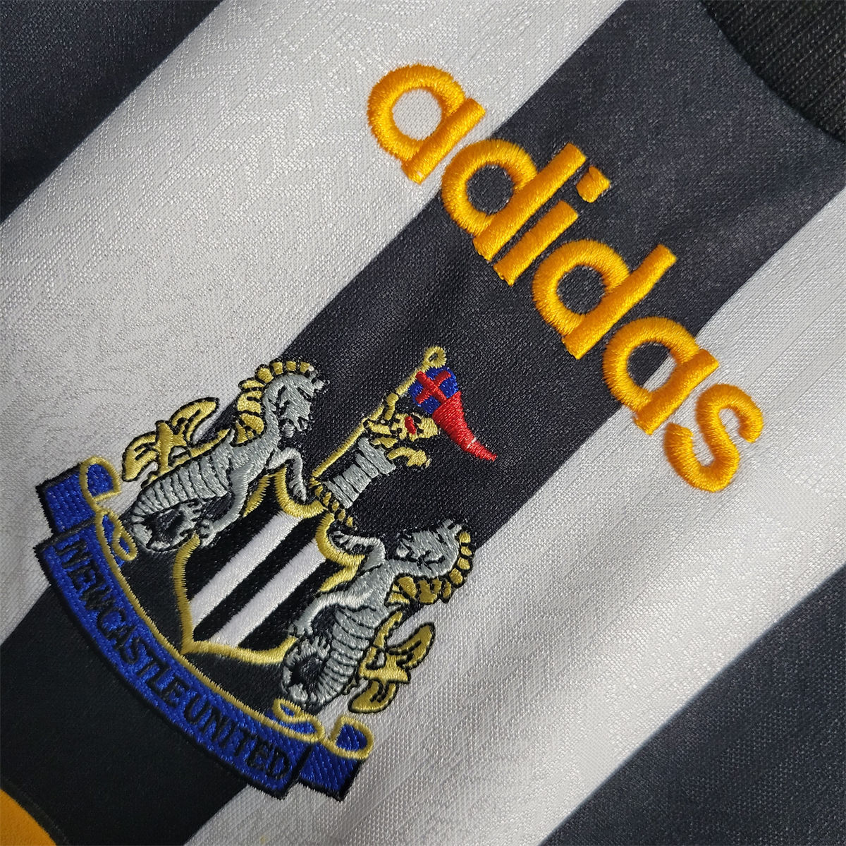 Retro Newcastle United 1995-97 Long Sleeve Home jersey Fan Version