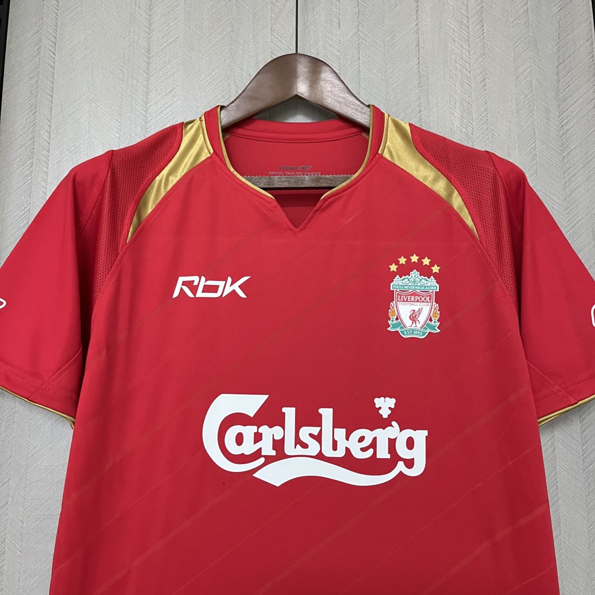 Retro Liverpool 2005/06 Home jersey Fan Version